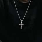 Collar de Cruz con Zirconia de Plata de Ley 925 en 2 colores: Un Símbolo de Elegancia y Gracia Divina
