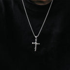 Collar de Cruz con Zirconia de Plata de Ley 925 en 2 colores: Un Símbolo de Elegancia y Gracia Divina