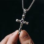 Collar de Cruz con Zirconia de Plata de Ley 925 en 2 colores: Un Símbolo de Elegancia y Gracia Divina
