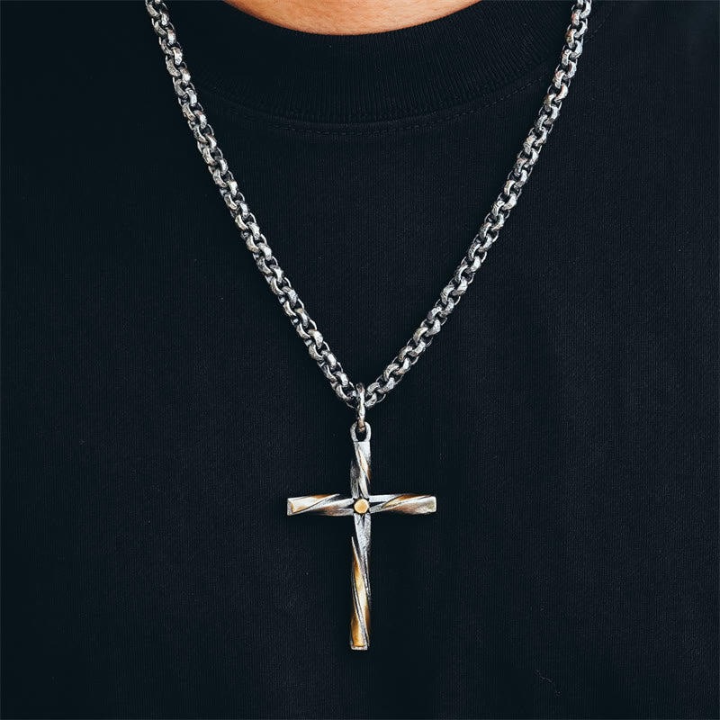 Collar de cruz en espiral de plata de ley 925: Un tributo moderno a la fe