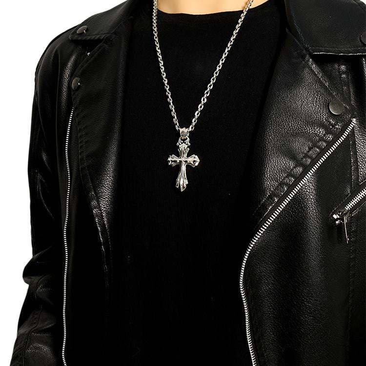 Collar con crucifijo moderno y minimalista de plata de ley 925: Diseño sencillo para devotos