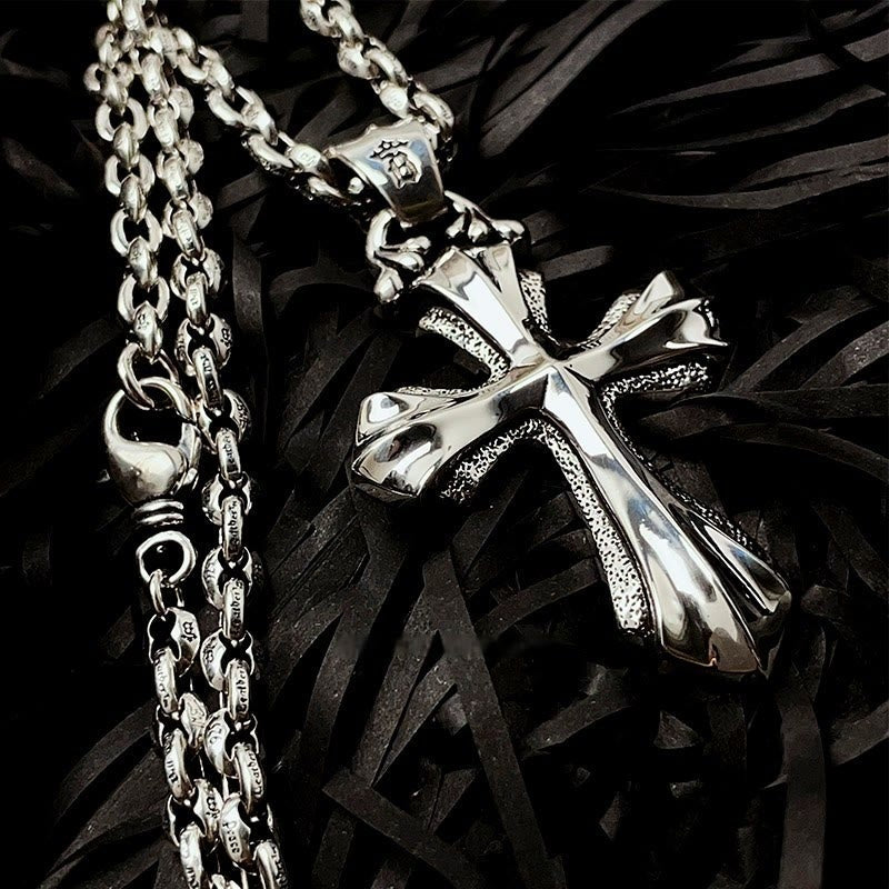 Collar con crucifijo moderno y minimalista de plata de ley 925: Diseño sencillo para devotos