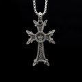 Collar con Crucifijo Celta de Plata de Ley 925: Una Mezcla Atemporal de Fe y Arte