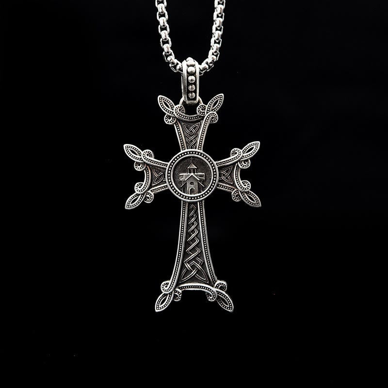 Collar con Crucifijo Celta de Plata de Ley 925: Una Mezcla Atemporal de Fe y Arte