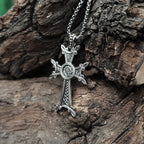 Collar con Crucifijo Celta de Plata de Ley 925: Una Mezcla Atemporal de Fe y Arte