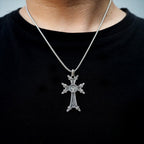 Collar con Crucifijo Celta de Plata de Ley 925: Una Mezcla Atemporal de Fe y Arte