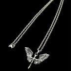 Collar con alas y cruz de plata de ley 925, vintage y clásico: una mezcla de encanto retro y gracia divina