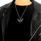 Collar con alas y cruz de plata de ley 925, vintage y clásico: una mezcla de encanto retro y gracia divina