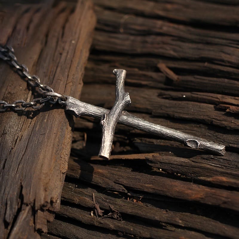 Collar de Cruz de Plata de Ley 925 Moderno y Minimalista: Un Tributo a la Fe Pura
