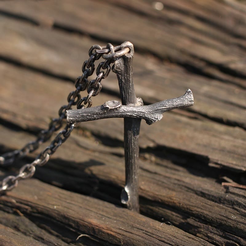 Collar de Cruz de Plata de Ley 925 Moderno y Minimalista: Un Tributo a la Fe Pura