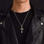 Collar con Cruz Vintage y Clásico de Plata de Ley 925: Un Lujoso Emblema de Fe