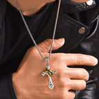 Collar con Cruz Vintage y Clásico de Plata de Ley 925: Un Lujoso Emblema de Fe