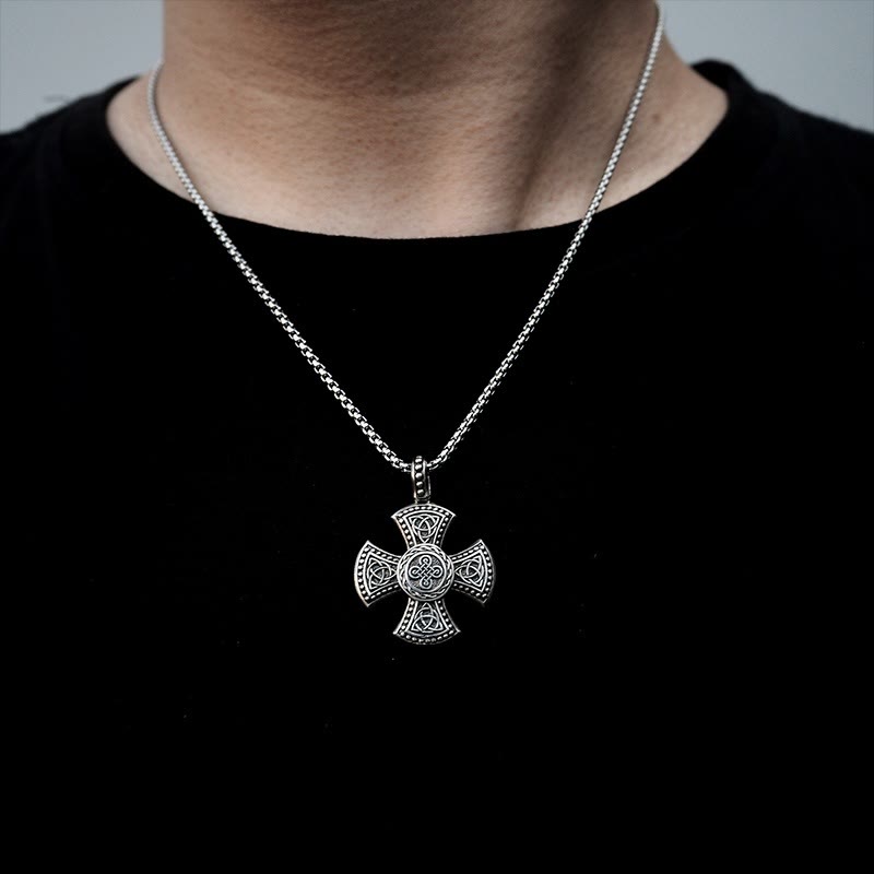 Collar de cruz clásico y vintage de plata de ley 925: la elegancia ancestral se une al simbolismo espiritual