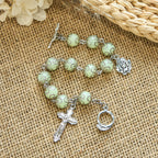 Rosario Pulsera Luminosa con Cuentas Verdes: La Luz Onírica de la Fe
