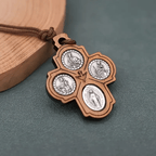 Collar clásico de cruz de cuatro vías de madera de olivo: Un raro y sagrado símbolo de fe