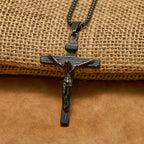 Collar con colgante de crucifijo de 3 colores: Amuleto divino de fe