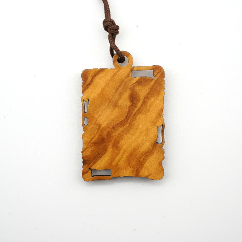 Collar con Colgante de la Virgen María en Madera de Olivo y Metal: Una Reliquia Devocional Atemporal