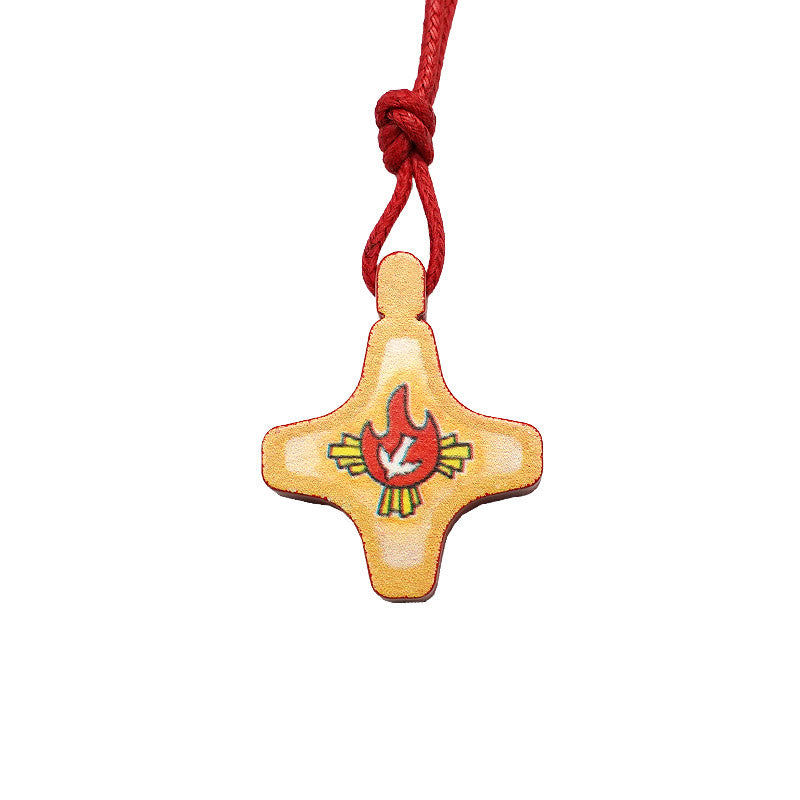 Collar con colgante de cruz de madera del Espíritu Santo y medalla esmaltada en rojo