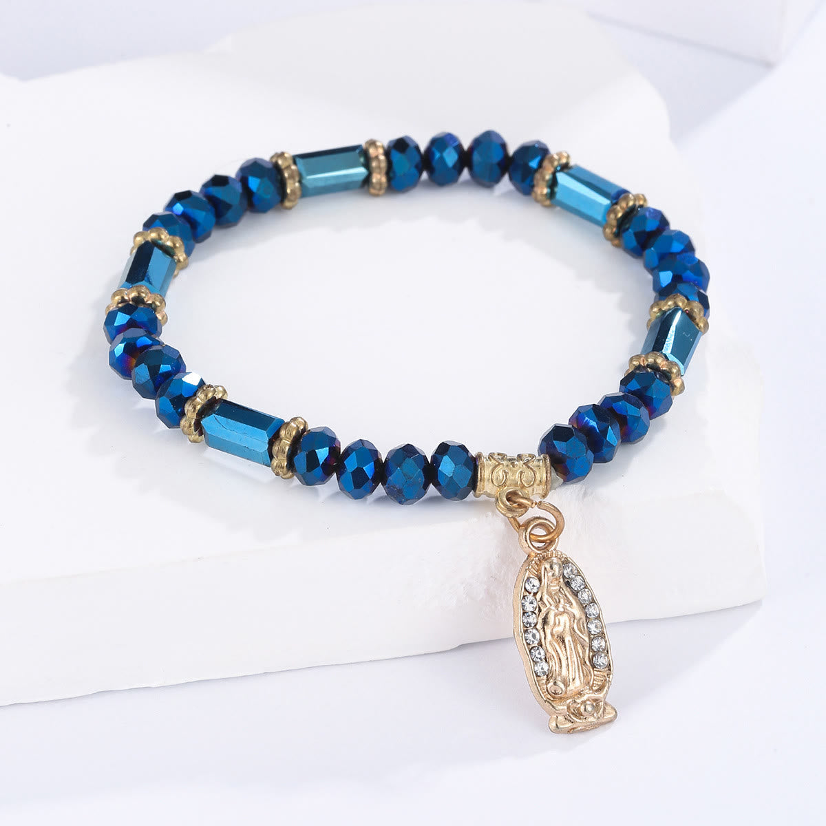 Pulsera romántica de cristal transparente multicolor con medalla milagrosa dorada y de diamantes