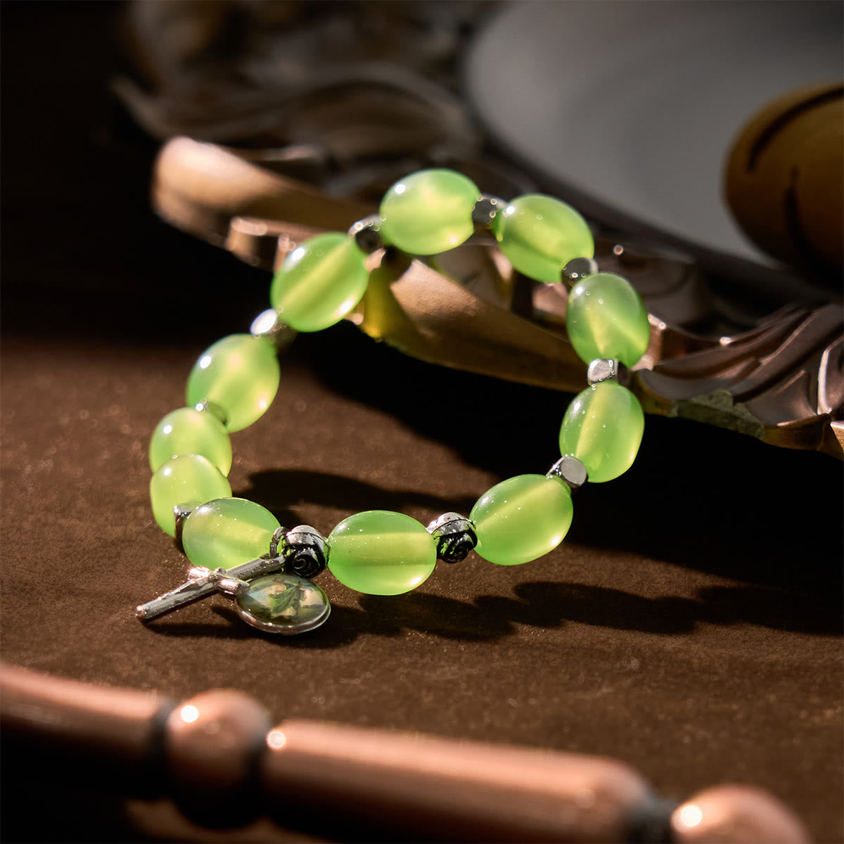 Pulsera de Rosario de San Judas y Crucifijo con Cuentas Verdes Claras