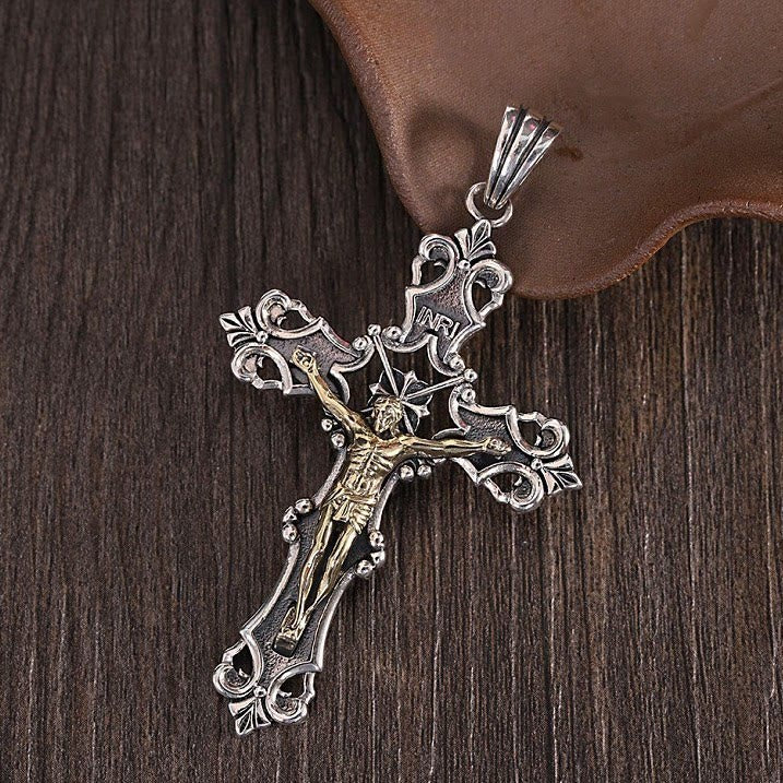 Collar Crucifijo Rústico de Bronce y Plata en S925: Un Testimonio de Fe