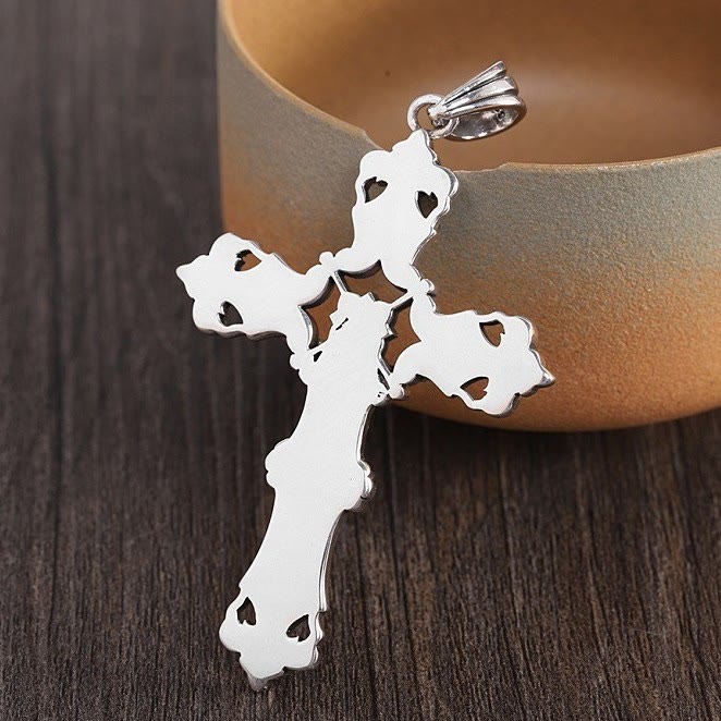 Collar Crucifijo Rústico de Bronce y Plata en S925: Un Testimonio de Fe