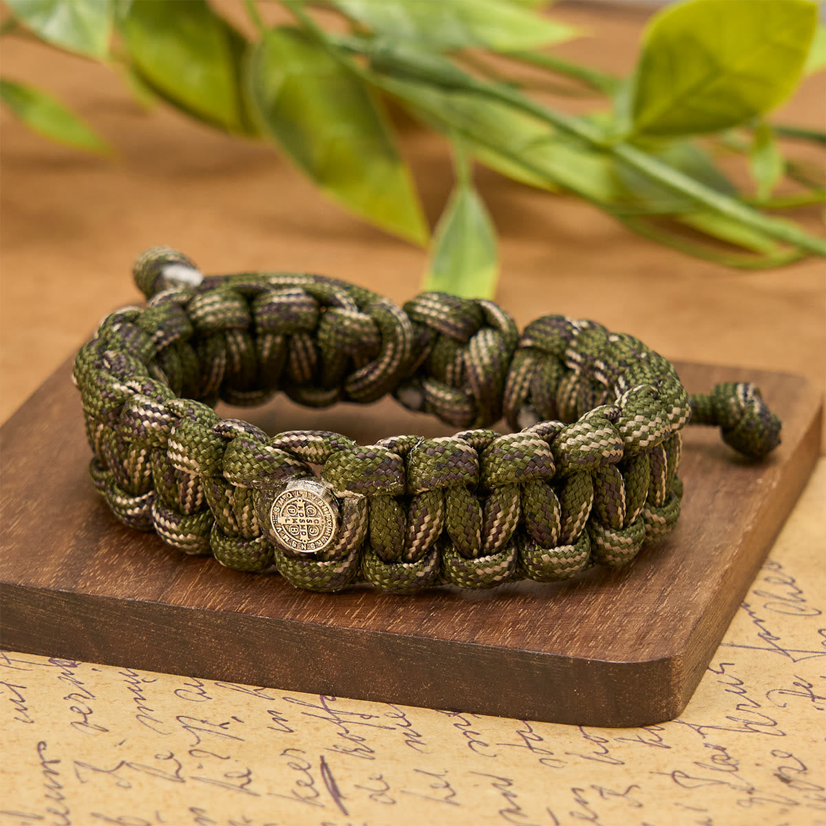 Pulsera de Paracord de San Benito, Estilo Vintage, Duradera y Hecha a Mano