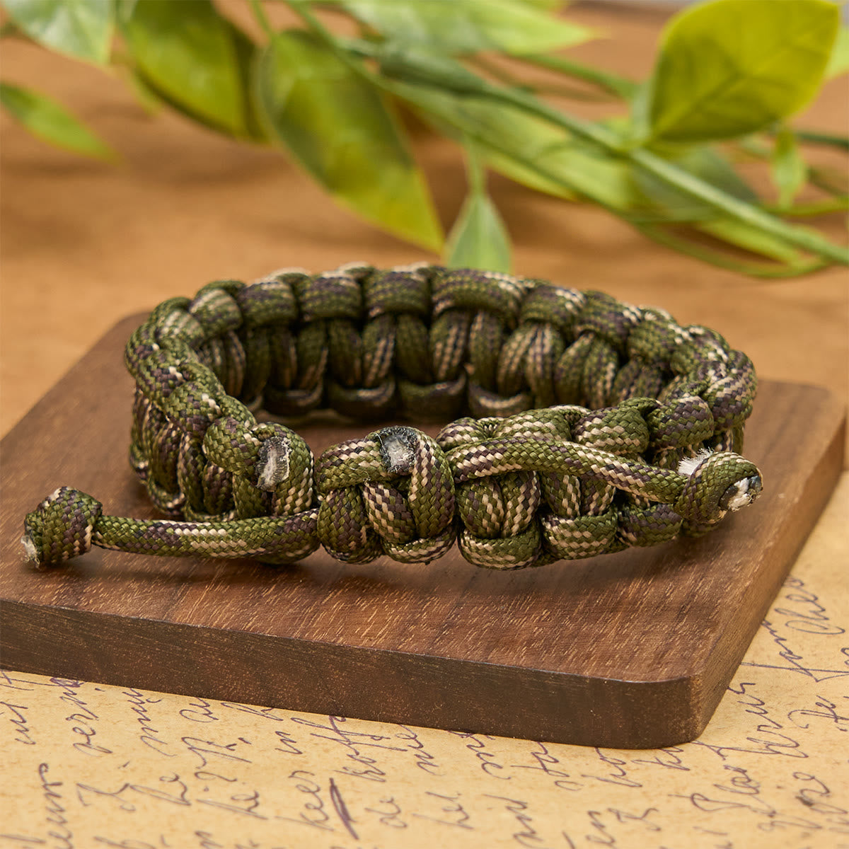 Pulsera de Paracord de San Benito, Estilo Vintage, Duradera y Hecha a Mano