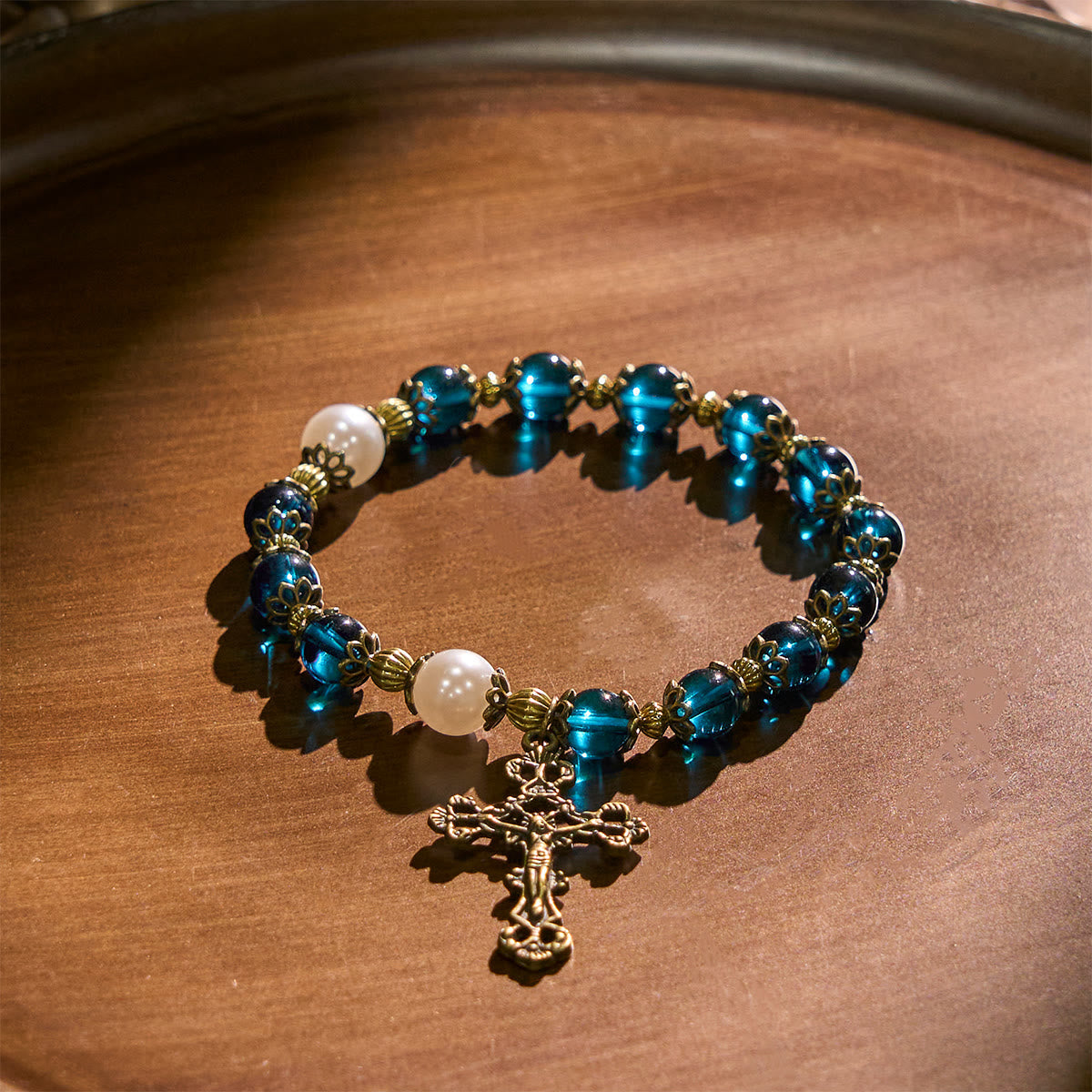Pulseras de Cuentas Brillantes Azules Espirituales con Crucifijo de Latón Sagrado