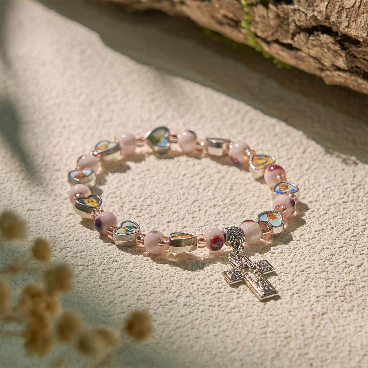 Pulseras de Cuentas de Vidrio y Cerámica de Colores con Dijes de Corazones de Cruz y Santos