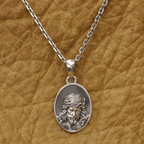 Collar con medalla de Jesús de plata 925 con corona de espinas: un recordatorio de Su sacrificio