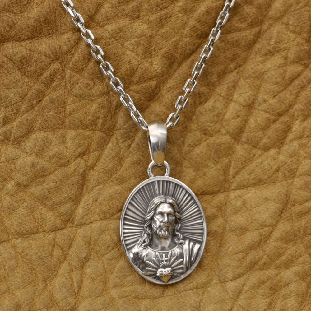 Collar Corazón Sagrado de Jesús Resplandor Divino Hecho en Plata Esterlina