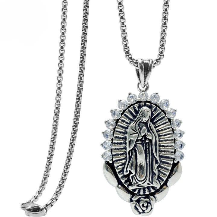 Collar con colgante de la Virgen: halo sagrado y símbolo de rosa