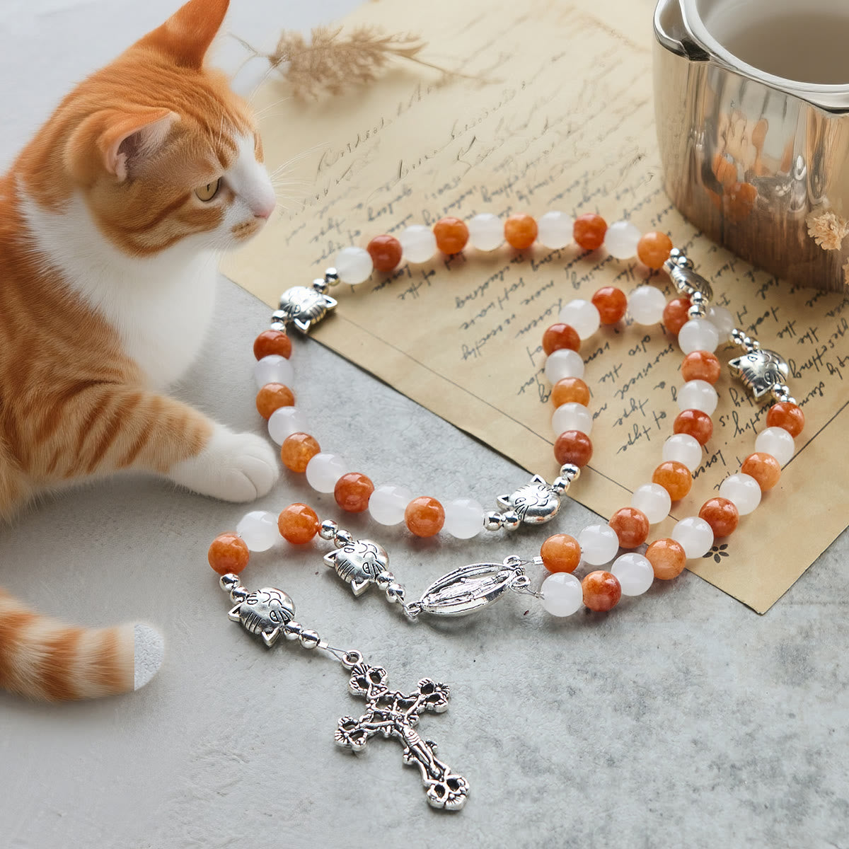 Pulsera de gato atigrado naranja, cuentas de cuarzo blanco y naranja con abalorios de acero inoxidable de cara de gato, rosario de animales