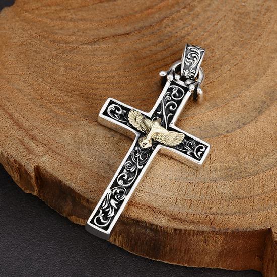 Intrincado Collar de Cruz de Plata de Ley con Paloma Dorada: Una Exquisita Fusión de Detalle y Devoción