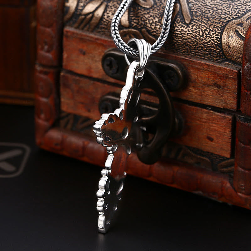 Collar de Cruz de Filigrana de Plata de Ley Clásica con Circonita: Un Símbolo Profundo de Fe