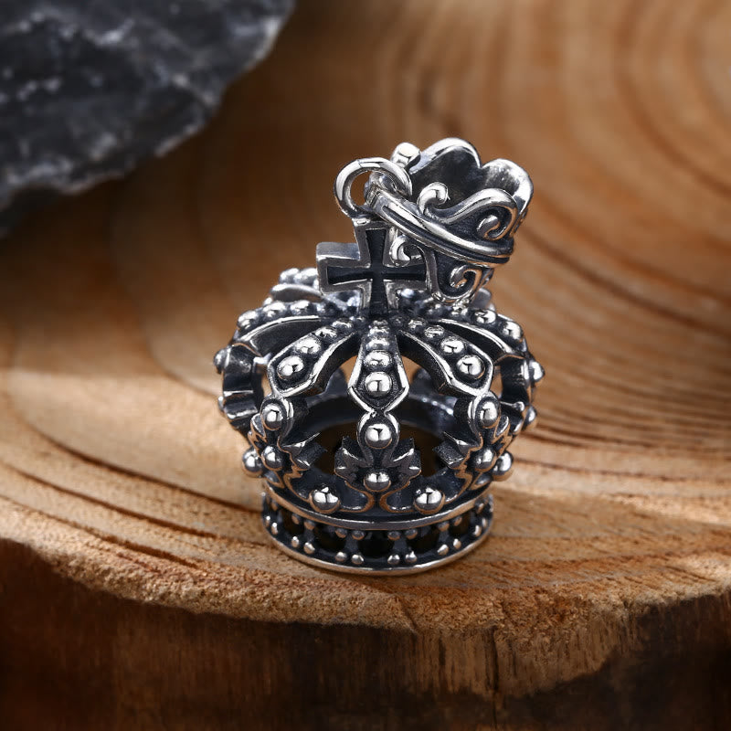 Colgante de adorno de cruz con corona de plata de ley vintage: un preciado símbolo de conexión espiritual