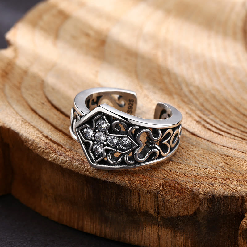 Anillo de Cruz Abierta de Plata 925 Artesanal con Zirconia: Una Fusión Única de Artesanía y Fe