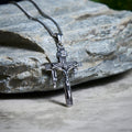 Collar de cruz INRI de plata de ley artístico: una mezcla única de arte y fe