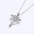 Collar de circonitas de plata 925 con cruz y corazón: la fe se une al amor con un brillo resplandeciente