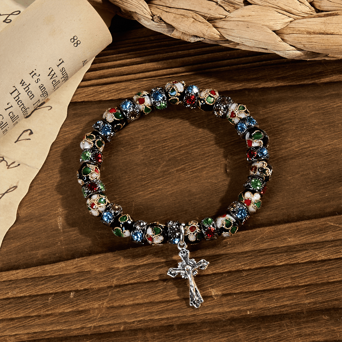 Pulsera artesanal de cloisonné con cuentas «Fe eterna»: un testimonio de la presencia de Cristo