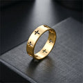 Anillo de banda con recortes en forma de cruz múltiple: Joyería de fe en acero inoxidable de dos tonos