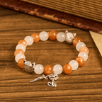 Pulsera de Animal Atigrado Naranja de Cuarzo Naranja y Blanco con Abalorios de Acero Inoxidable con Cara de Gato