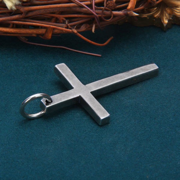 Collar con cruz minimalista atrevida de plata de ley con barra cuadrada y redonda