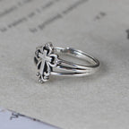 Anillo de Plata de Ley de Estilo Catedral con Cruz Ornada y Volutas Florales
