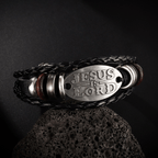 Pulsera de cuero trenzado negro con inscripción JESÚS ES SEÑOR