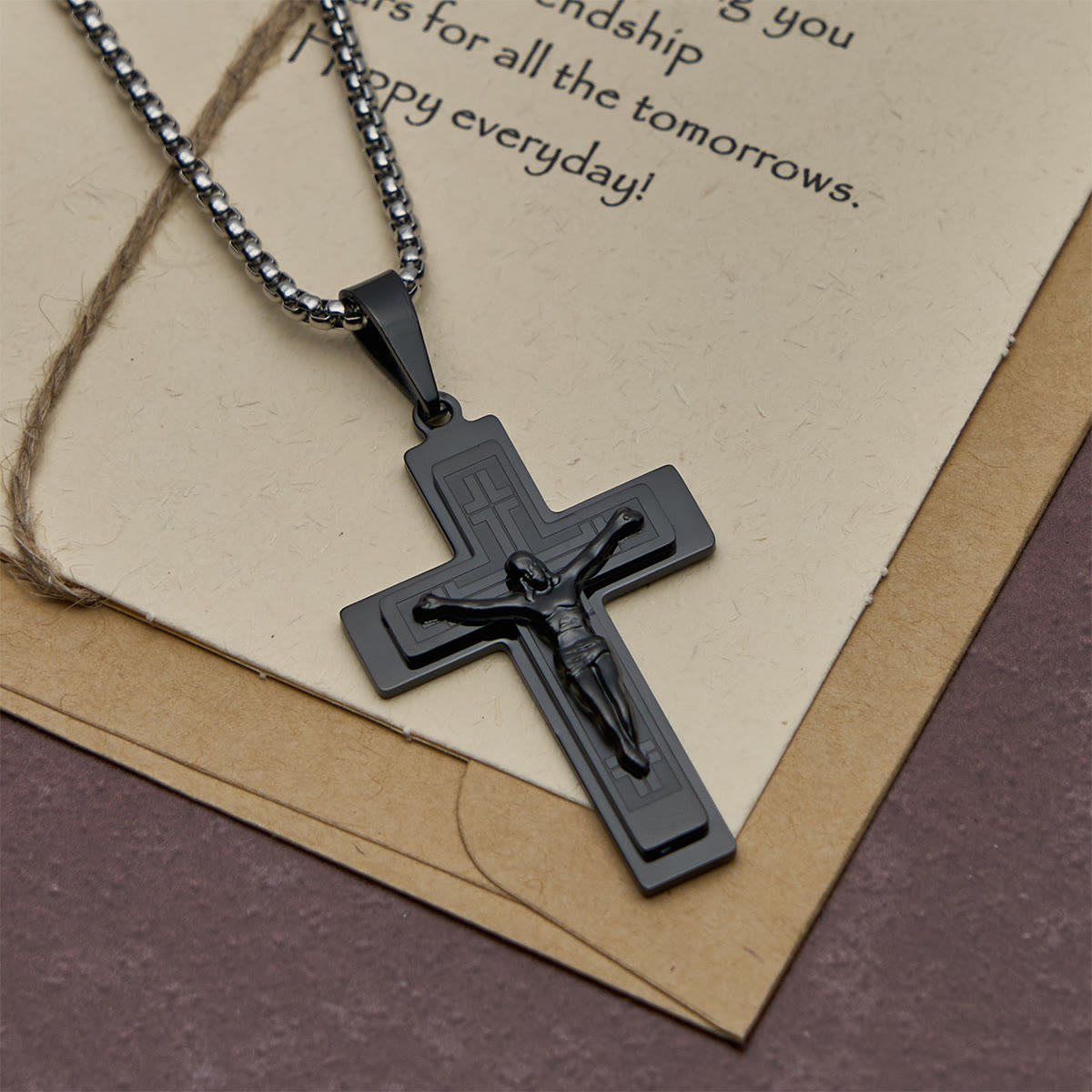 Collar con colgante de crucifijo clásico de Jesús: artesanía de metal multitono
