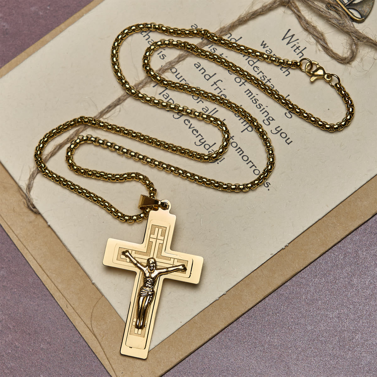 Collar con colgante de crucifijo clásico de Jesús: artesanía de metal multitono