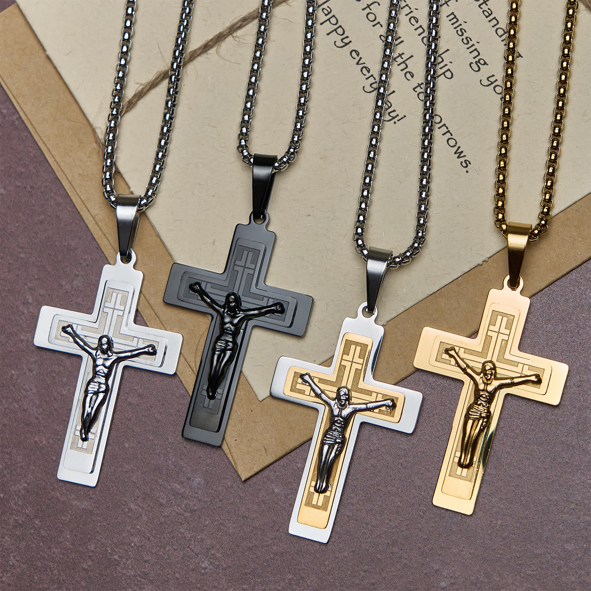 Collar con colgante de crucifijo clásico de Jesús: artesanía de metal multitono