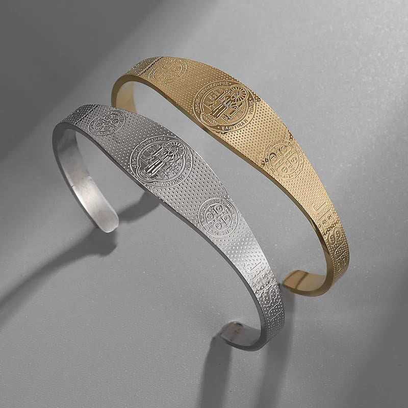 Pulsera de Brazalete San Benito Paz y Protección en Dorado y Plateado